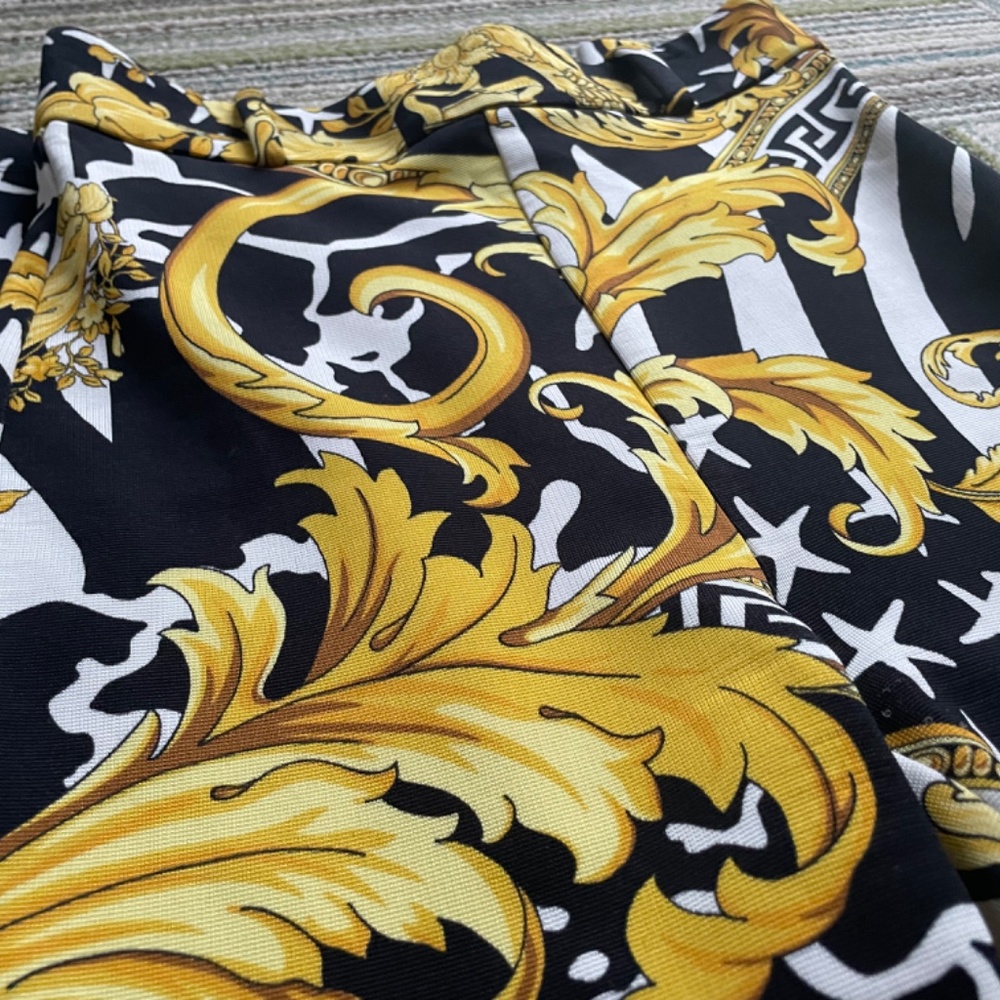 Versace - Picture 3 of 5